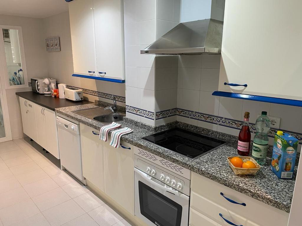 Beach Apartment In La Duquesa Marina Castillo de Sabinillas Exterior photo
